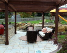 outdoor kitchen living space